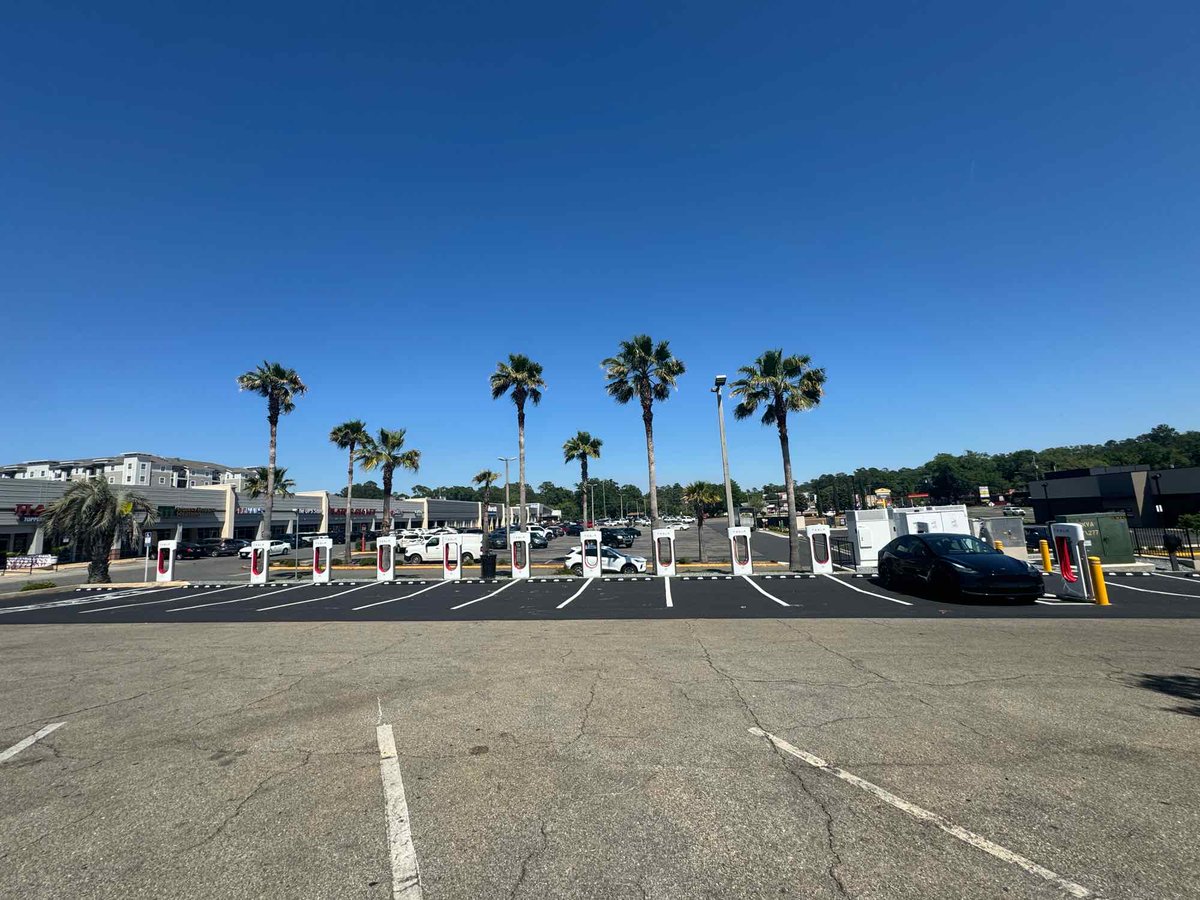 New Tesla Supercharger: Tallahassee, FL - West Pensacola Street (12 stalls) 
tesla.com/findus?locatio…