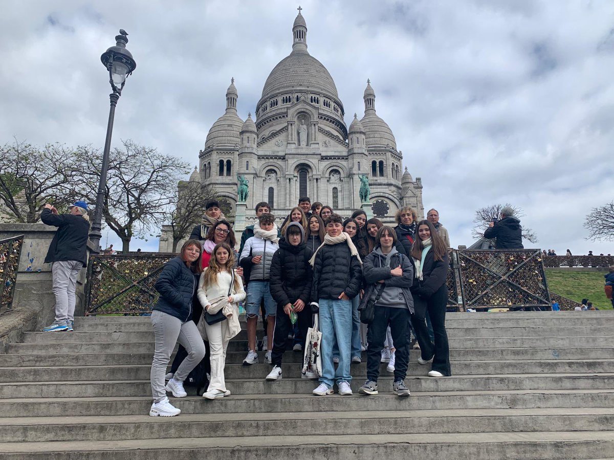 De visita per París. Aprofitant el temps abans de continuar amb les activitats en el Collège François Truffaut de Gonesse. 👏🏻👏🏻👏🏻 #ErasmusPlus <a href="/sepiegob/">SEPIE</a>