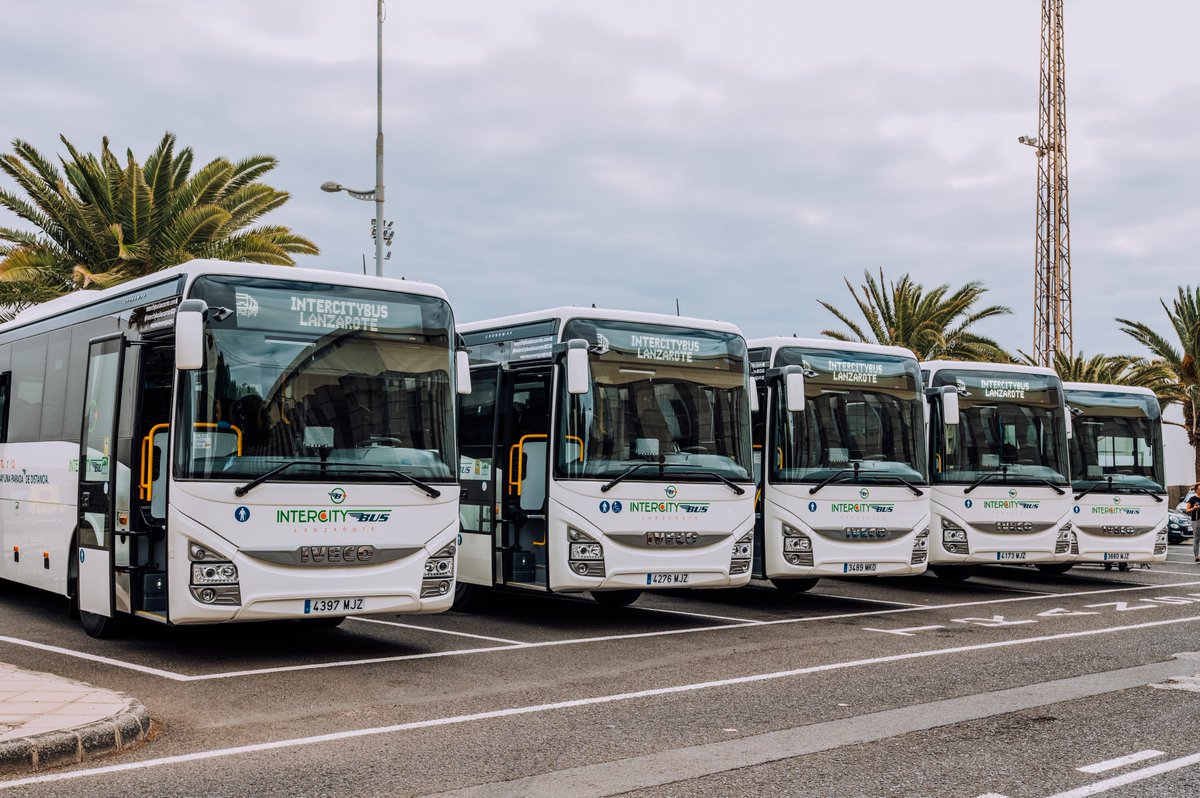 🚏🚍Elegir el transporte público es apostar por un futuro más verde y conectado.

#Yovoyenguagua #Guagüismo #DescubreLanzarote #MuéveteenGuagua #Lanzarote #LanzaroteenGuagua #PracticaGuagüismo #Guagua #IslasCanarias #CanaryIslands #TurismoLanzarote #Transporte #TransporteSeguro