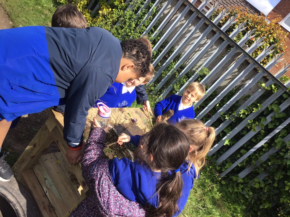 MuchWooltonOpal's tweet photo. The first part of our messy cafe is here and the children are loving it. On the menu today was salad, either with or without dressing! If you have any old pans, baking equipment or cooking utensils that you no longer need, they would be appreciated. @muchwooltonsch https://t.co/elaH1iwIli