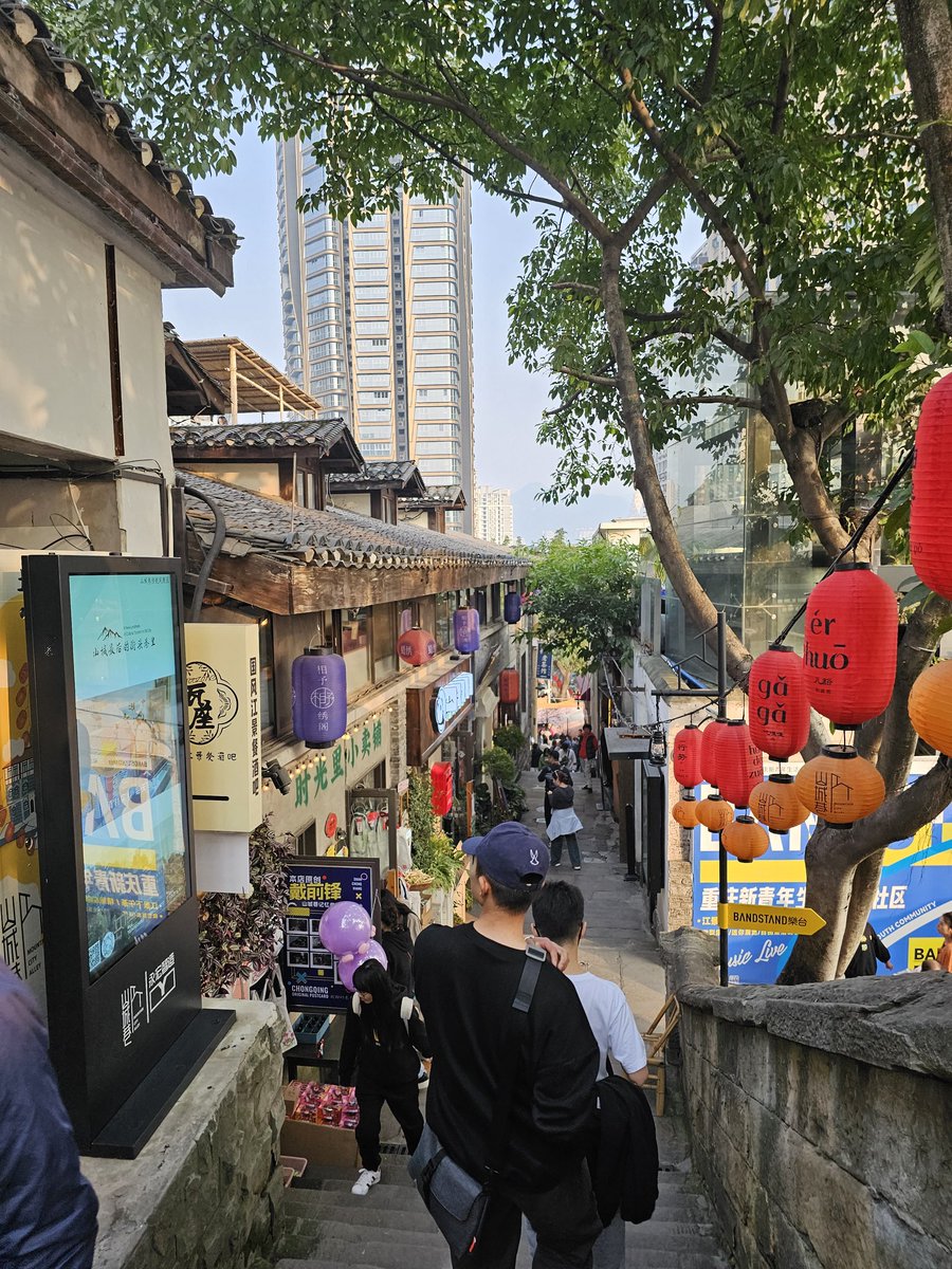 迎接接下来的大牛市，以下这些板块值得重 点 关注

1、RWA板块：新兴热点，机构布局
关注标的：polyx、ondo、mkr、rio

2、Solana生tai：Solana年度大会计划于今
年9月 ju 行
关注标的：jup、 bome、sol、pyth、jto

3、游戏板块关注标的：gala、pixel、ygg、imx、 xai

4、MEME关注标的：floki、