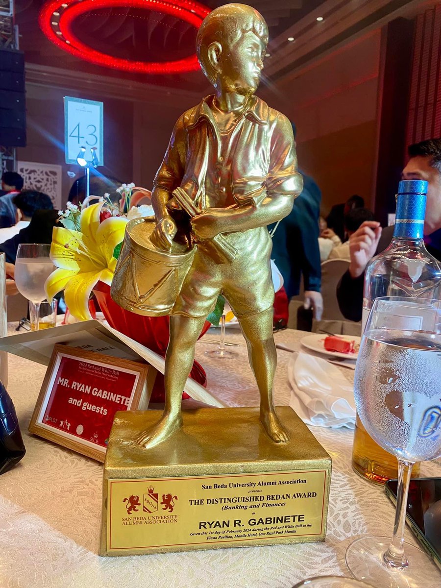 ryangaby's tweet photo. I got this last Feb 2024. Thank you again @sbualumniassoc San Beda Alumni. #distinguishedbedan #sanbedaalumni https://t.co/IKKd5QnpRB