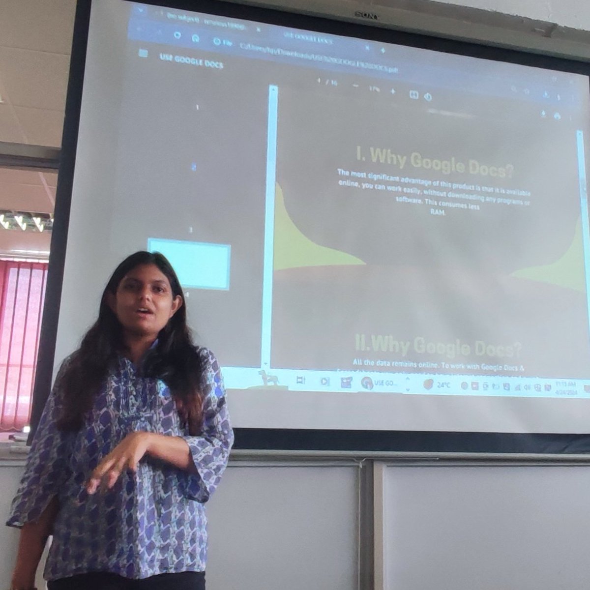 Today's #staffdevelopment session was facilitated by intern, Aarushi Arora entitled 'An introduction to #Google docs'

We discussed using this platform as well as alternatives and its practical benefits and challenges.

@Google