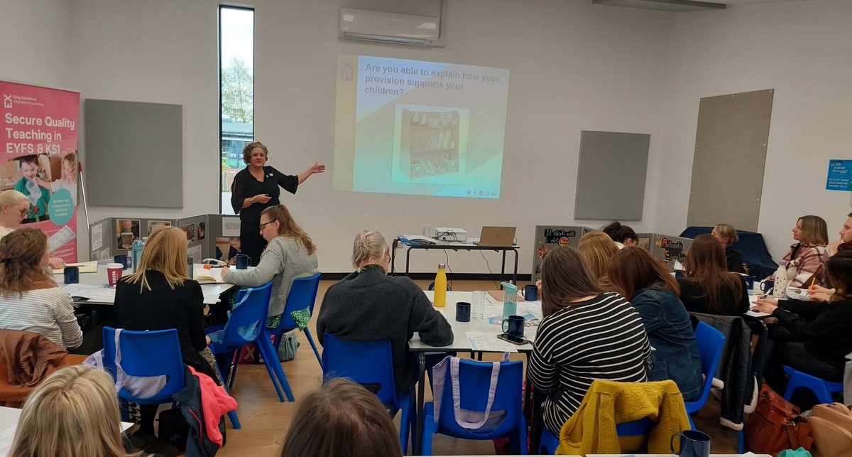 Wow! It's a full house for the afternoon @EarlyExcellence KS1 Roadshow session! Over 40 people keen to hear from @NovaRobEEX about how to unlock the potential of KS1 Continuous Provision!