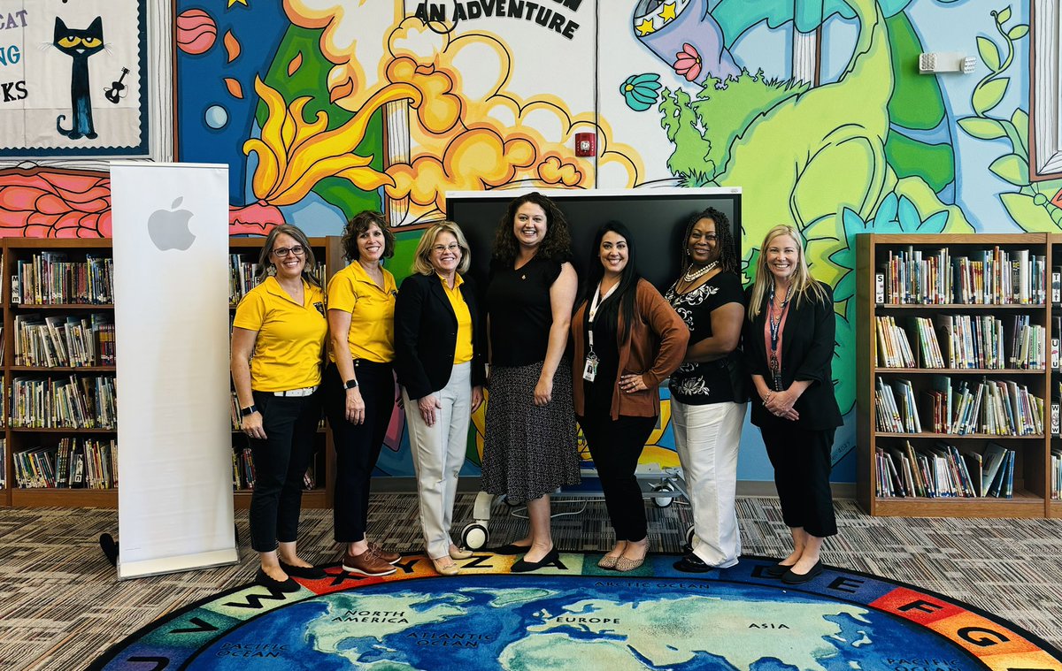 <a href="/KellyParkSchool/">Kelly Park School_OCPS</a> and <a href="/ZellwoodEagles/">Zellwood Elementary</a> showcased their exceptional schools and reasons why they should be accepted into the Apple Distinguished Schools family. The Instructional Systems Team has worked hand in hand with <a href="/NateDavis31/">Nate Davis</a> all year to make this happen <a href="/AppleEDU/">Apple Education</a> <a href="/CDLocps/">Curriculum and Digital Learning</a>