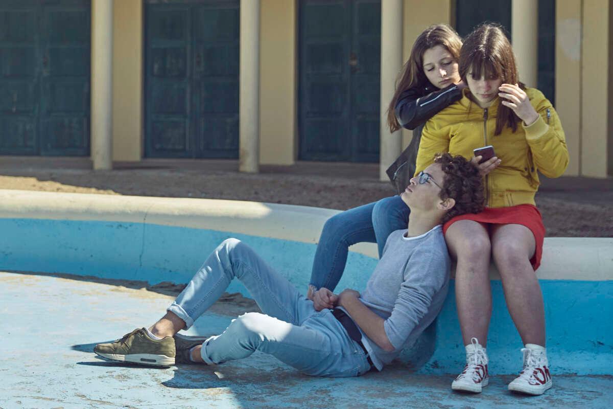 Les enfants ont droit à une vie privée, n’en déplaise au gouvernement telerama.fr/debats-reporta…