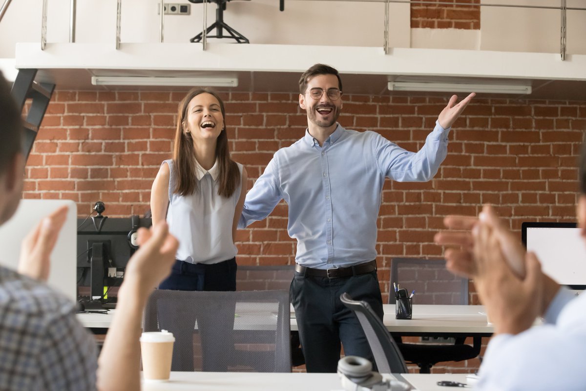 Boost employee attendance by regularly checking in and praising performance. 👏

👉 Positive reinforcement can encourage employees to maintain good work habits.

Do you provide regular feedback and recognition to your employees? 🧐