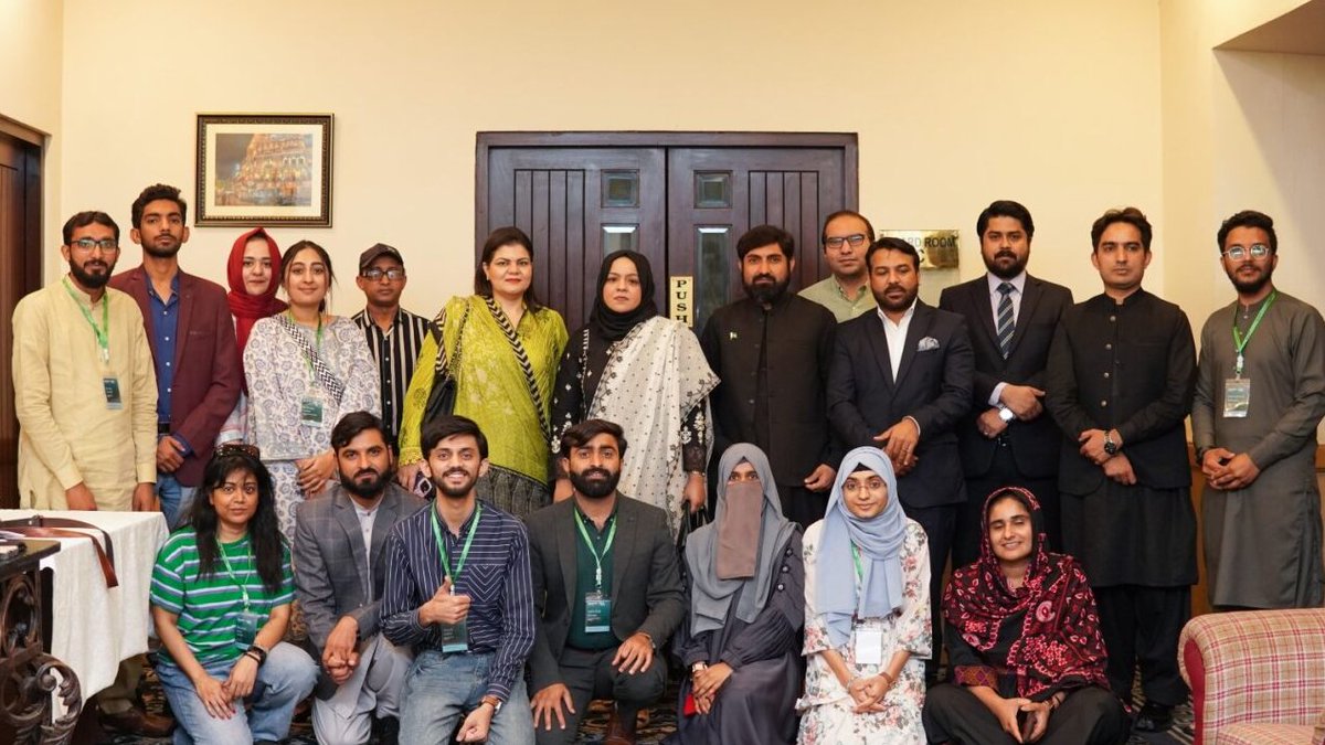 Strong_Cities's tweet photo. .@Strong_Cities youth pillar, #YoungCities, hosted two policy roundtables, in #Lahore & #Karachi 🇵🇰, for 40+ #youth peacebuilders, local & national representatives, & #CSO leaders with the support of our South Asia Regional Hub & local partner, #HIVE Pakistan. 1/3 https://t.co/nSJomSPcIM