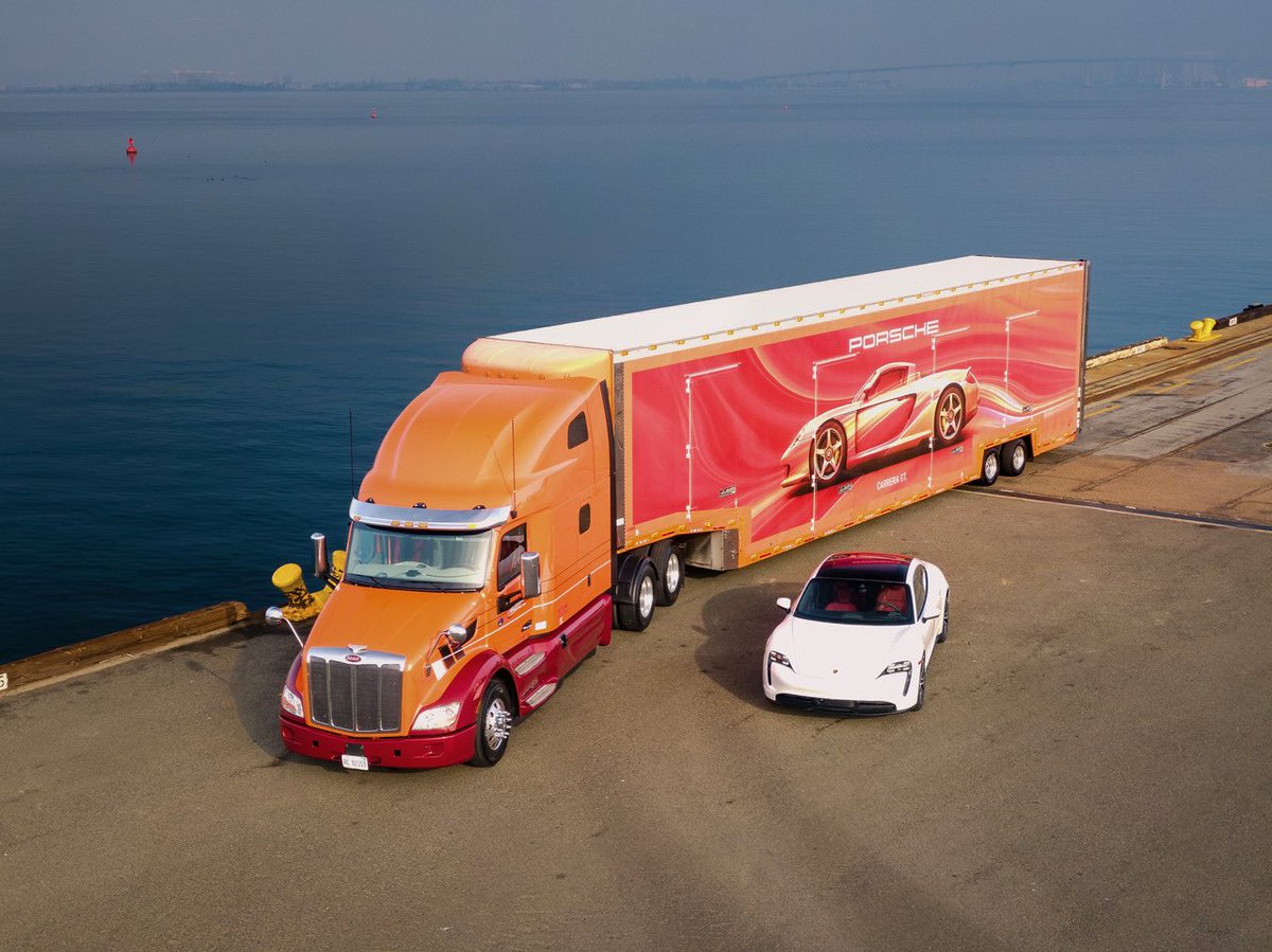 ReliableCarrier's tweet photo. First look at one of our new Porsche trailers! We’re proud to serve as America’s largest distribution carrier for Porsche Cars of North America https://t.co/l3MLRUBYLV