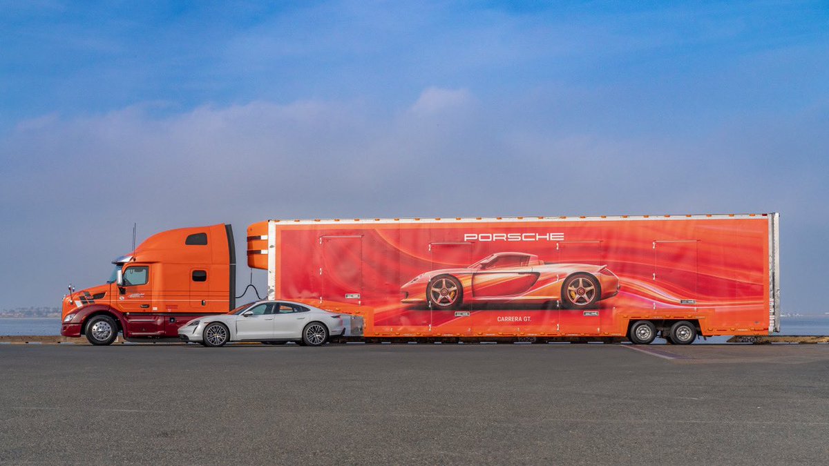 ReliableCarrier's tweet photo. First look at one of our new Porsche trailers! We’re proud to serve as America’s largest distribution carrier for Porsche Cars of North America https://t.co/l3MLRUBYLV
