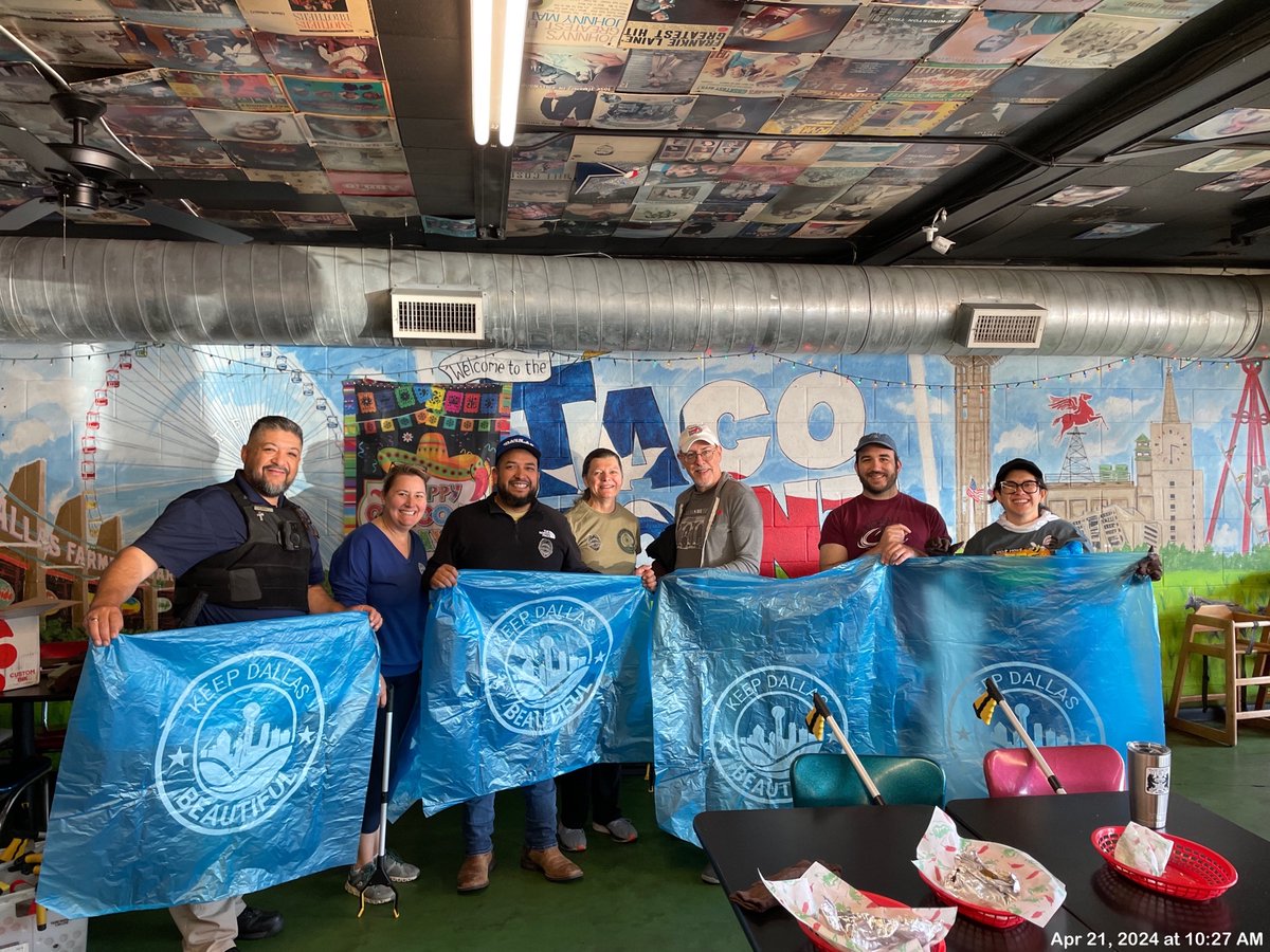 dallascitycode's tweet photo. Thank you to the residents, business owners and Dallas City Councilman Jesse Moreno District 2 office for a successful community clean up!
#WeAreDallaas #EarthDay2024 #KeepDallasBeautiful #TogetherWeCan #MakingADifferenceInTheCommunity #NTXCleanupChallenge #EveryDayIsAGoodDay https://t.co/rgdqMEVukY