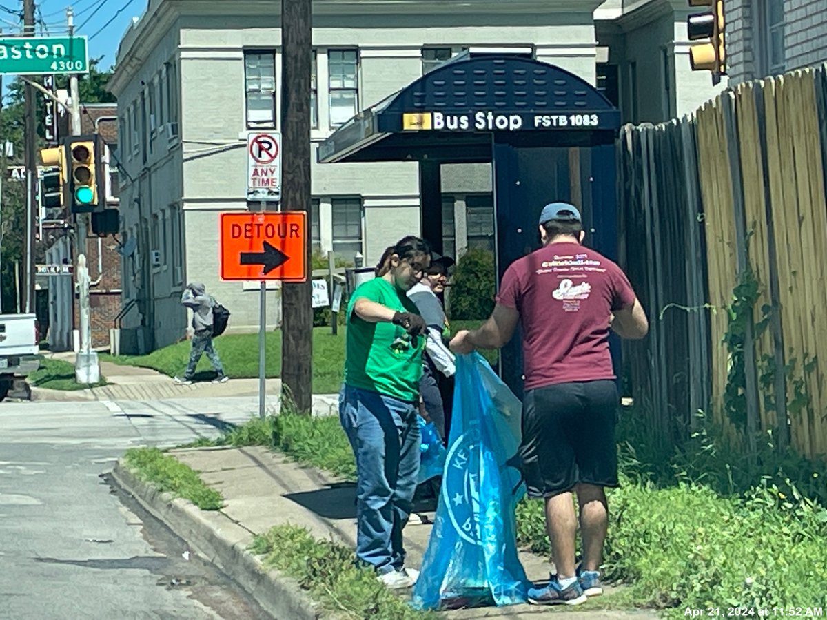 dallascitycode's tweet photo. Thank you to the residents, business owners and Dallas City Councilman Jesse Moreno District 2 office for a successful community clean up!
#WeAreDallaas #EarthDay2024 #KeepDallasBeautiful #TogetherWeCan #MakingADifferenceInTheCommunity #NTXCleanupChallenge #EveryDayIsAGoodDay https://t.co/rgdqMEVukY