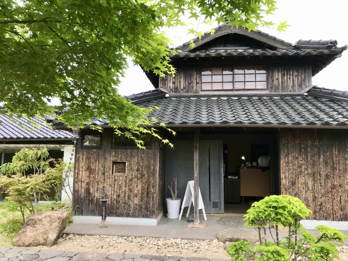 先週末1歳上の従姉妹のお見舞いで山口に。脳梗塞と乳癌とコロナのコンボで心配してたのに思った以上に元気だし20kg痩せて綺麗になってたのは奇跡親戚みんなで楽しく食事して充実した帰省でした。帰り際に従兄弟のお嫁さんに「いつもTwitter見てますbella さん」って言われた時は玉ひゅんしたけど。 