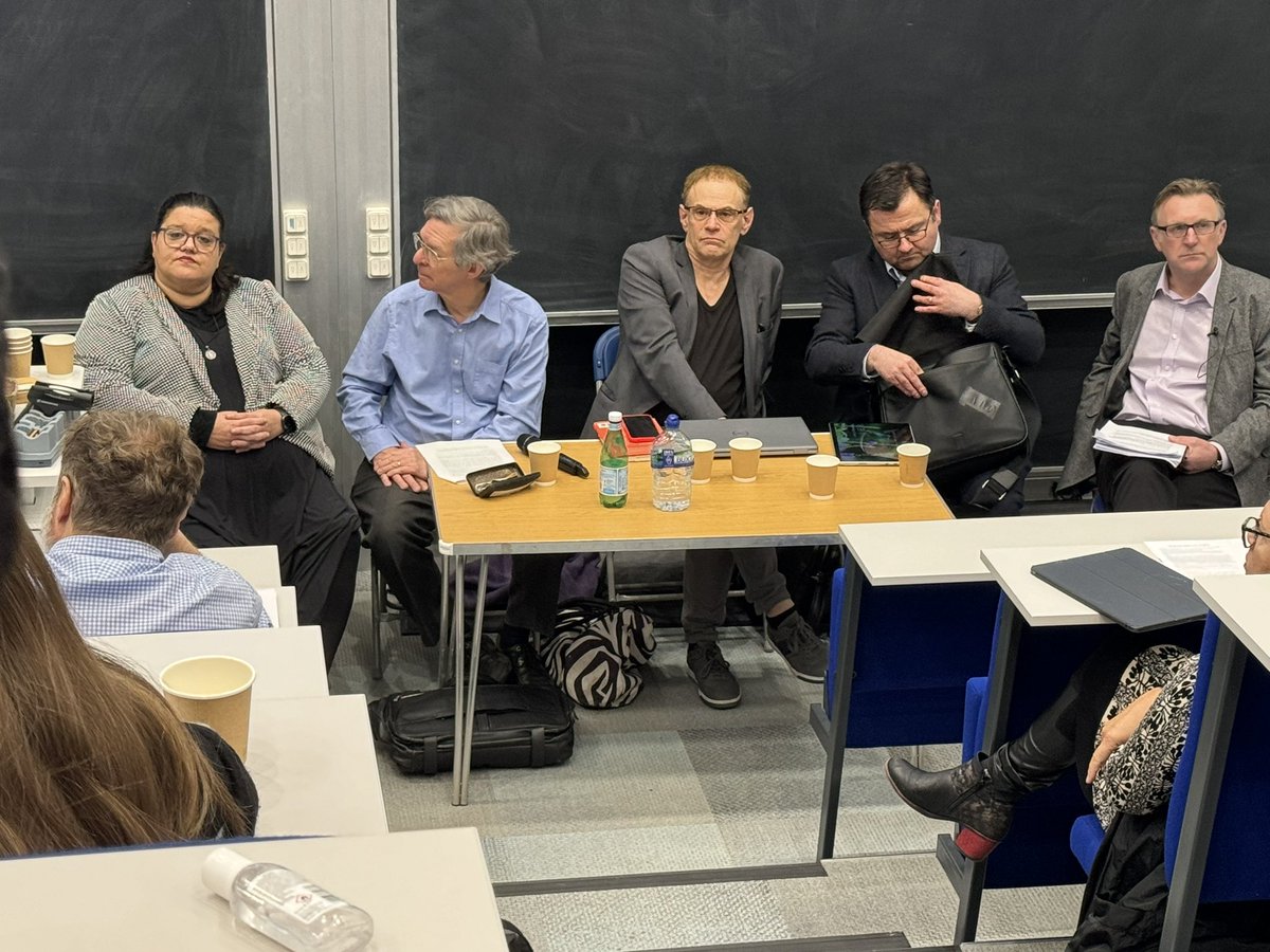 Opening session at ‘Free Speech and Academic Freedom across the Disciplines’ at @QMUL with @ObhishekSaha , @HPluckrose , Alan Sokal, @Eric_Heinze_ , @BrynHarris6 and @MaximumCities