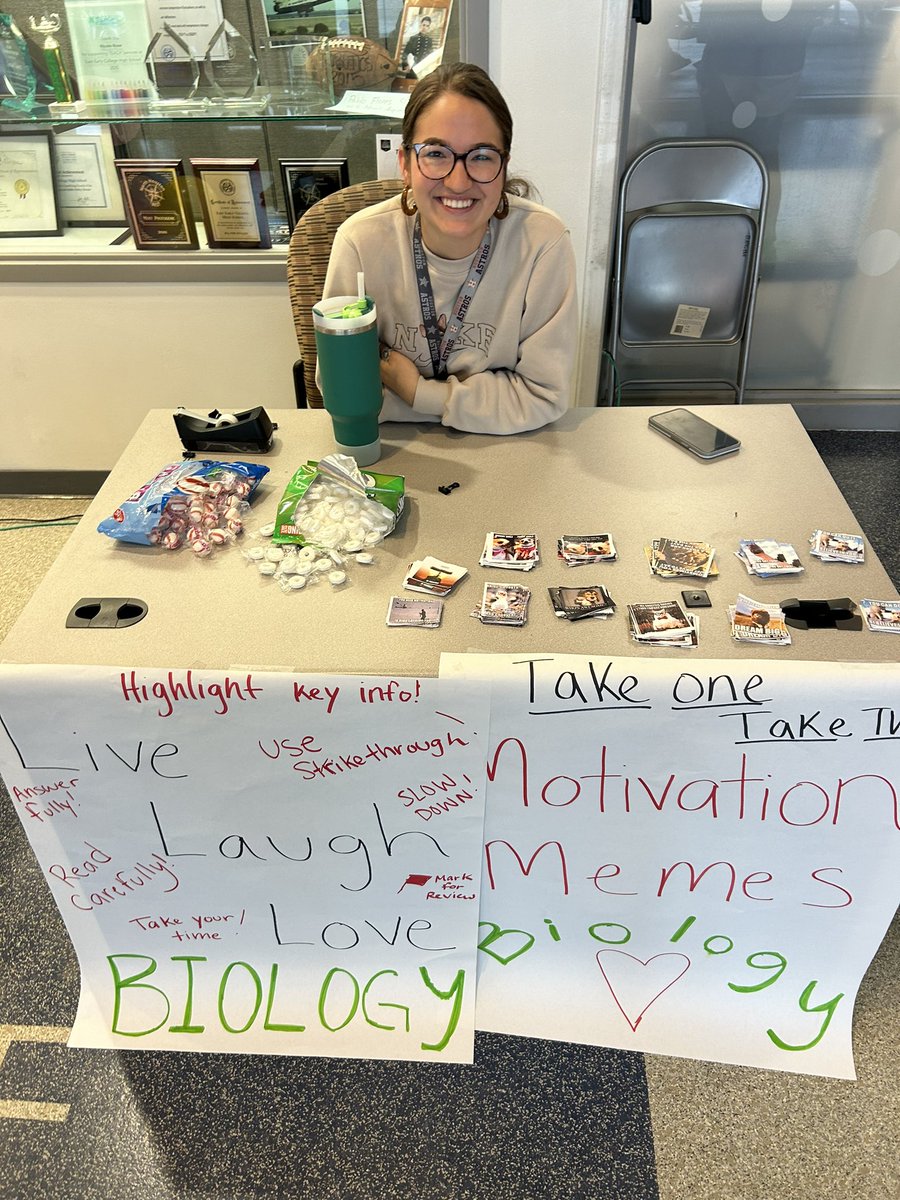 Dr. Castillo Del Villar (@ccastillo1126) on Twitter photo Our amazing Biology teacher, Ms. Gutierrez, welcoming our STAAR testers with motivational messages!
You’ve got this Falcons!🦅❤️🤍🖤 <a href="/EAST_ECHS/">East Early College HS</a> Our amazing Biology teacher, Ms. Gutierrez, welcoming our STAAR testers with motivational messages!
You’ve got this Falcons!🦅❤️🤍🖤 <a href="/EAST_ECHS/">East Early College HS</a>