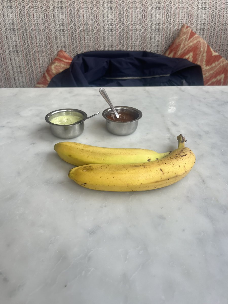 Went to sabiib restaurant in Acton today and the food was as good as my grandmothers. Literally some of the best Somali food I have ever had. And the banana was ready on the table!! “Chef kiss” 🖤