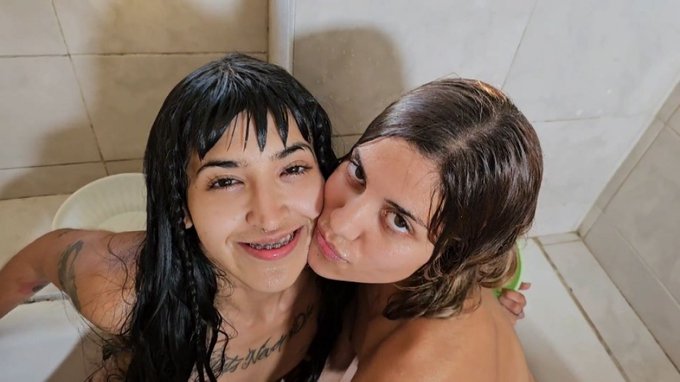 VID SOLD! Golden shower for two petite latinas 🔥 Check it out! https://t.co/VOErVakxe5 #MVSales @manyvids<a href="/tag/mvsales"class="tags"><span>#mvsales</span></a>
