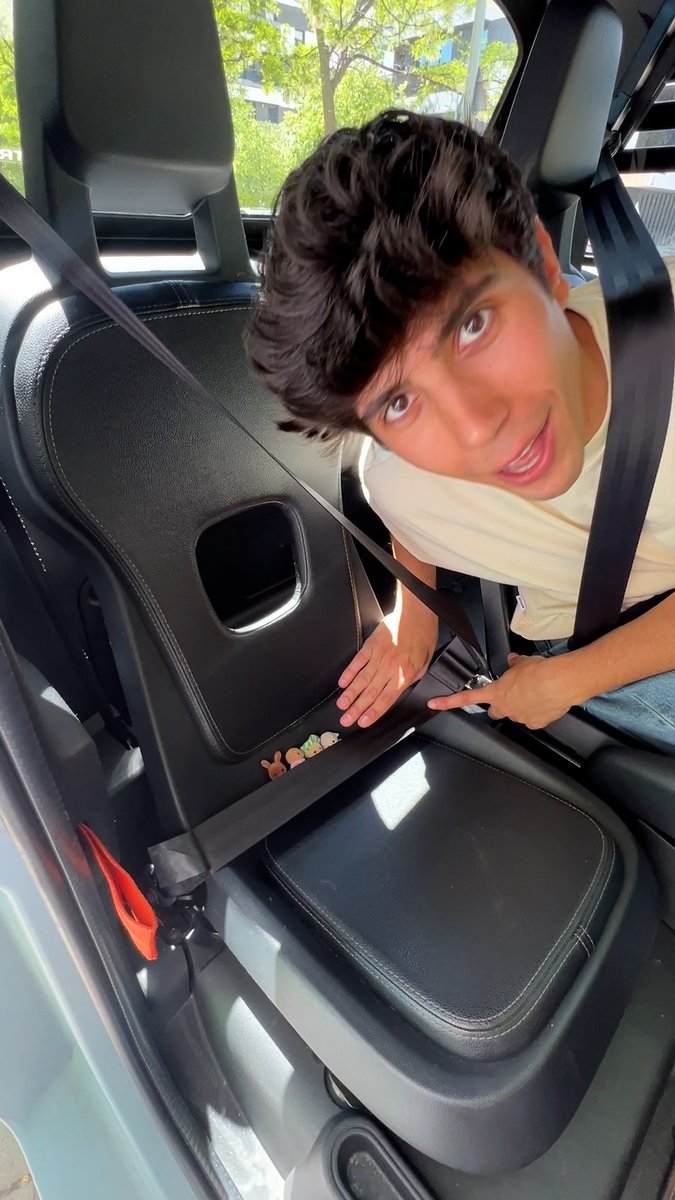 carlospeguer's tweet photo. esta semana me ha tocado hacer una publi de un coche https://t.co/sa8hvZoZOc