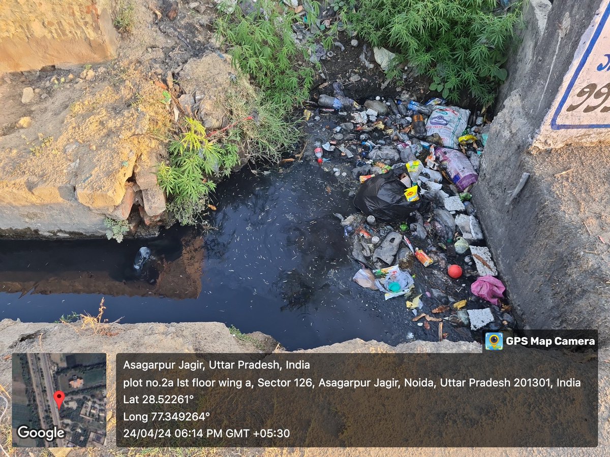 igovindindian's tweet photo. @CeoNoida ,@noida_authority kindly get it done,it is becoming worse day by day. https://t.co/Ds8nNJZtKV