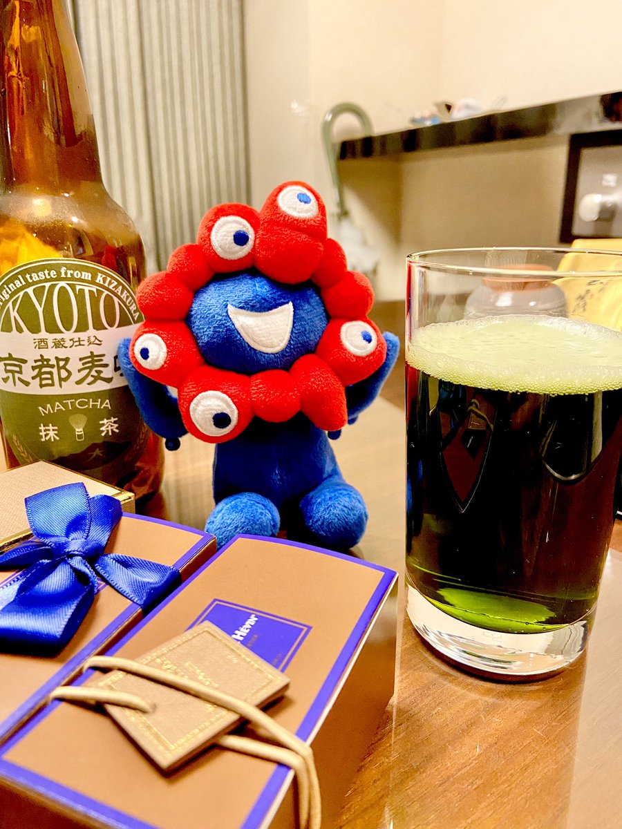 今日は20周年のお祝いでアシさんに京都へ連れてきてもらいました🥰ありがとう!
ホテルで抹茶ビール飲みつつ花とゆめすごろくで遊んでます 