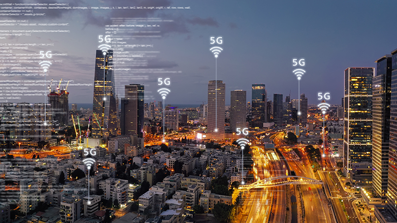 Transforming intersections from analogue to digital in the gigabit age:
 
How the future of the traffic intersections is shifting from hardware-centric to a more flexible, software-centric model 👉 cities-today.com/industry/miovi…

#PartnerContent by <a href="/Miovision/">Miovision</a>

#smartmobility #ITS