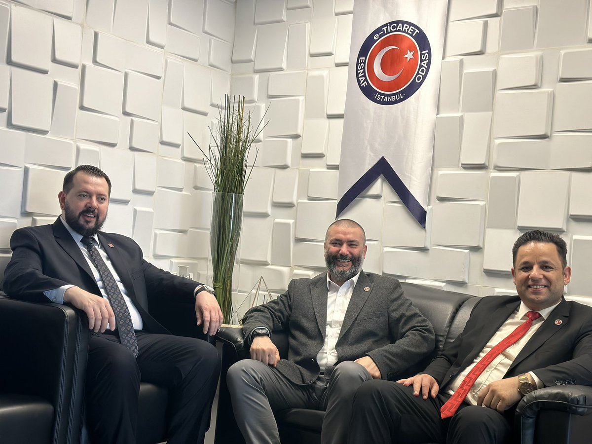 azatgokce's tweet photo. Ve yeni gündem başladı neler neler ..aranızdan biri “ İstanbul E ticaret Esnaf Odası “ kuruluyor mu dedi :))
To be continued… 
 #eticaret
#eticaretgazetesicom
 #eticaretçözümleri 
#eticaretdanışmanlığı #eticaretisverensendikasi 
#etis #etrade #ontrade 
#eticaretgazetesicom https://t.co/e5B2cSeK16