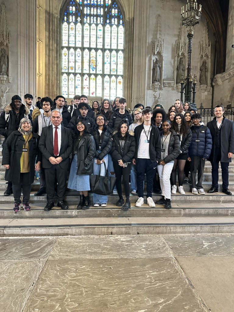 BSC_Alevels's tweet photo. @barnetsouthgate A-level Politics and Law students having a terrific time at Westminster today. A big thank you to @BambosMP for meeting us and participating in a Q&amp; A session👏 https://t.co/whiQeK6PAZ