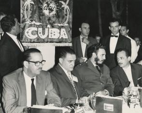 JavierRivas1987's tweet photo. 1960: Participa el Comandante en Jefe Fidel Castro Ruz en el banquete de clausura del III Congreso de la Confederación de Organizaciones Turísticas de América Latina (#COTAL), Restaurante Río Cristal, en La Habana.
#SomosCuba #FidelViveEntreNosotros https://t.co/lYV0zePf5f