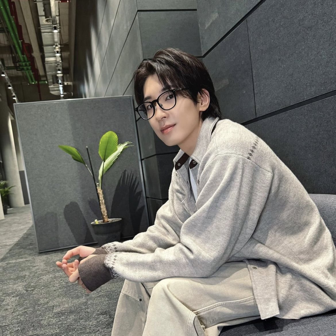heybabydeul's tweet photo. his “after gam3bo1 live” bf pics 🥹🤍 https://t.co/iSILsq4siT