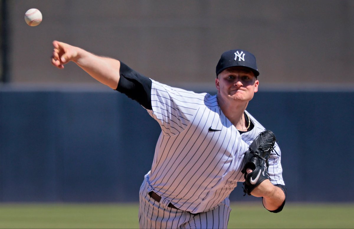 YankeesPod's tweet photo. Comment 28 if you are a Yankees fan. Leave if you are not. It’s time to cook. https://t.co/ji6S9oxK02