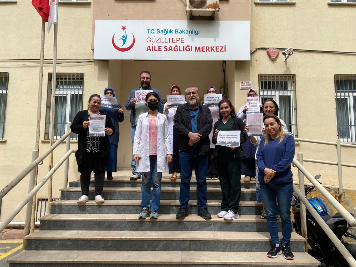 📍İstanbul

#VergideAdalet 

📢Aile Hekimliği çalışanlarından her ay giderek artan oranda % 35 e varan vergi kesintilerine son verilmesini istiyoruz. Ücretlerimizden yapılan vergi kesintilerinin her ay sabit ve en fazla %15 oranında olmasını talep ediyoruz. Bunun için 9 haftadır…