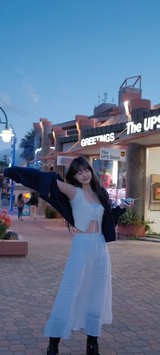 AKAone_'s tweet photo. #홍은채 #은채 #배경 #배경화면 #Wallpaper #Lockscreen #LE_SSERAFIM #LESSERAFIM #르세라핌 #ルセラフィム 
Eunchae 240424 IG Wallpaper https://t.co/wAA6hoihy1