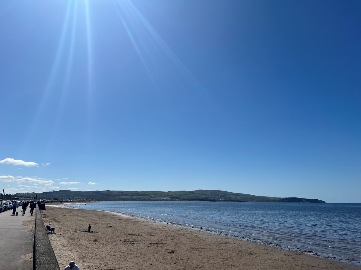 southayrshire's tweet photo. It's a beautiful day in South Ayrshire today ☀️

#destinationsouthayrshire #ayrbeach #coast https://t.co/riVRAjUUif