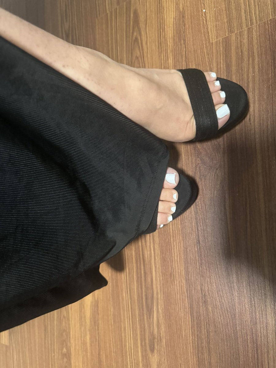 Justfeet_19's tweet photo. DM to buy custom or premade content!
Worn items, dick rates, sexting, RP, and humiliation service also available! ๐
#nsfwtwt #toes #whitetoes #heels #desi #delhi #footfetish #footjob #SellingContent #paypiggies #indian #paypiggy #domme #findom #feet #highheels #anklestrap https://t.co/dxkC2RtPYH