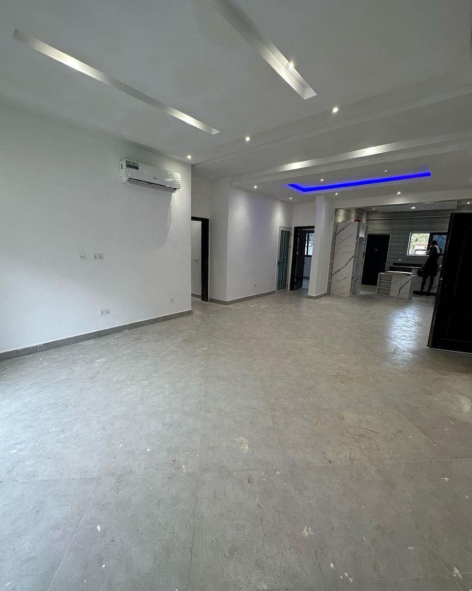 Two bedrooms apartments for rent at Adjiringanor 

*Only one unit is available
*Ground floor
*Gated community

Kindly DM for viewings and for further details