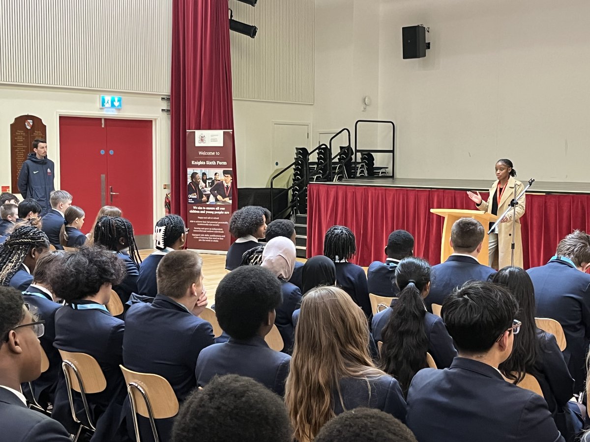 Thank you to our alumni ~Laila, a qualified #SoftwareEngineer who returned to deliver an informative careers talk in todays year 9 assembly. Laila outlined the steps and and opportunities taken in her journey, offering valuable advice #ASPIRE #Careers #futurefocused