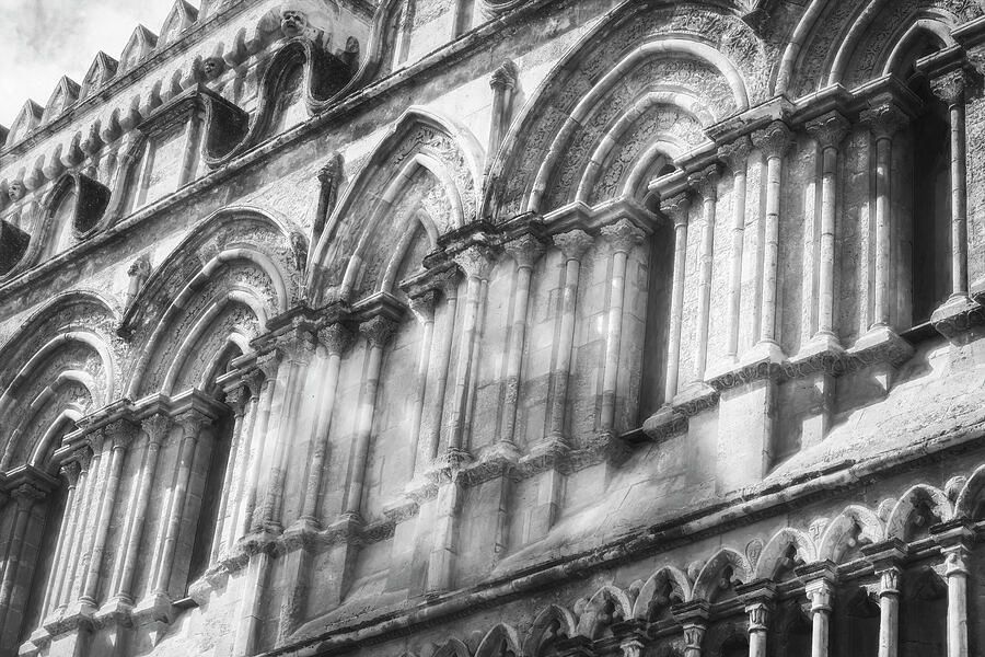 Palermo Sicily Cathedral Exterior BW! buff.ly/3WcXVnZ #cathedral #palermo #blackandwhite #blackandwhitephotography #lightandshadow #sicily #italy #USESCO #heritage #worldheritage #santamaria #architecture #artforsale #AYearForArt #BuyIntoArt #giftideas @joancarroll