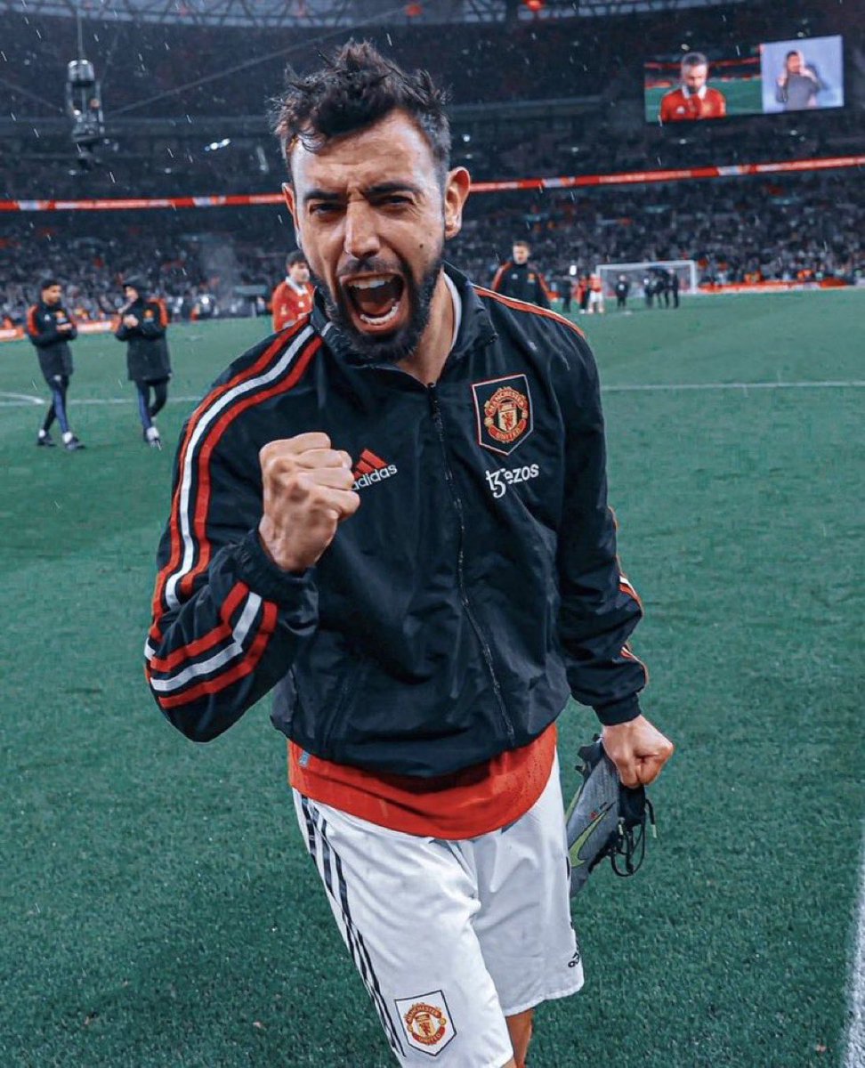 Top 10 Bruno Fernandes goals for Man United 

[A Thread]