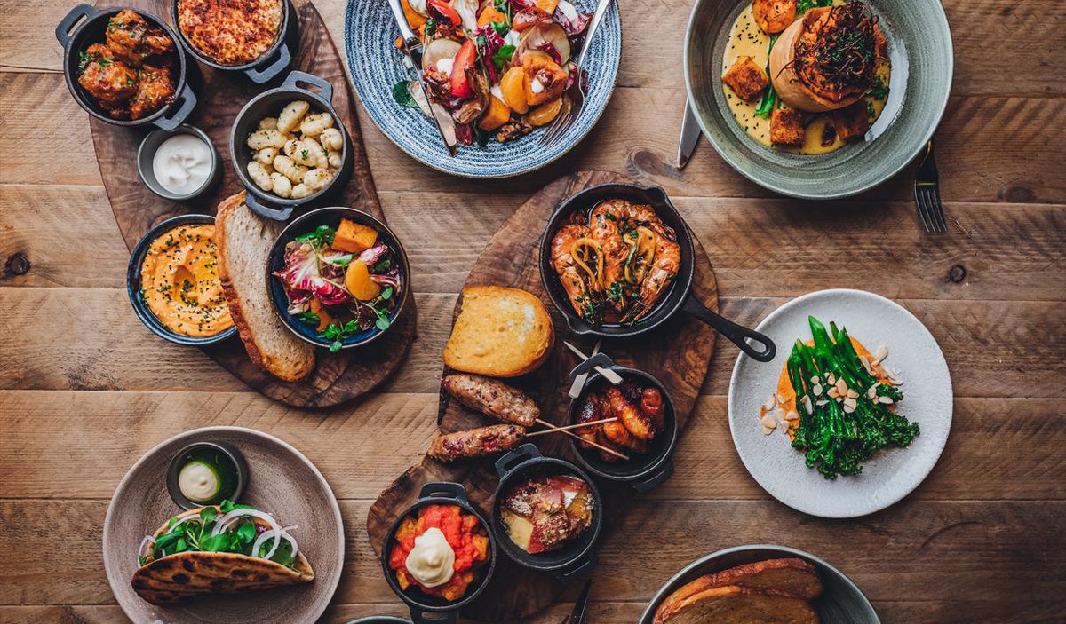 visit_bham's tweet photo. #WMTA24 Winner Spotlight๐๐
@thebotanistuk Brindleyplace won gold for Pub of the Year at the West Midlands Tourism Awards 2024 ๐ฅณ
The welcoming pub overlooks the canals and boasts a varied menu including their iconic hanging kebabs!
Book your table ๐ https://t.co/emUB3UYO3X https://t.co/K8QS7YvLV8