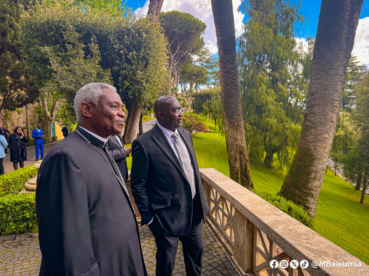 I paid a working visit to the Vatican today and had the honour and privilege to meet with His Holiness @Pontifex.

This landmark meeting afforded me the opportunity to discuss many national and global issues with Pope Francis and to strengthen Ghana's longstanding relationship