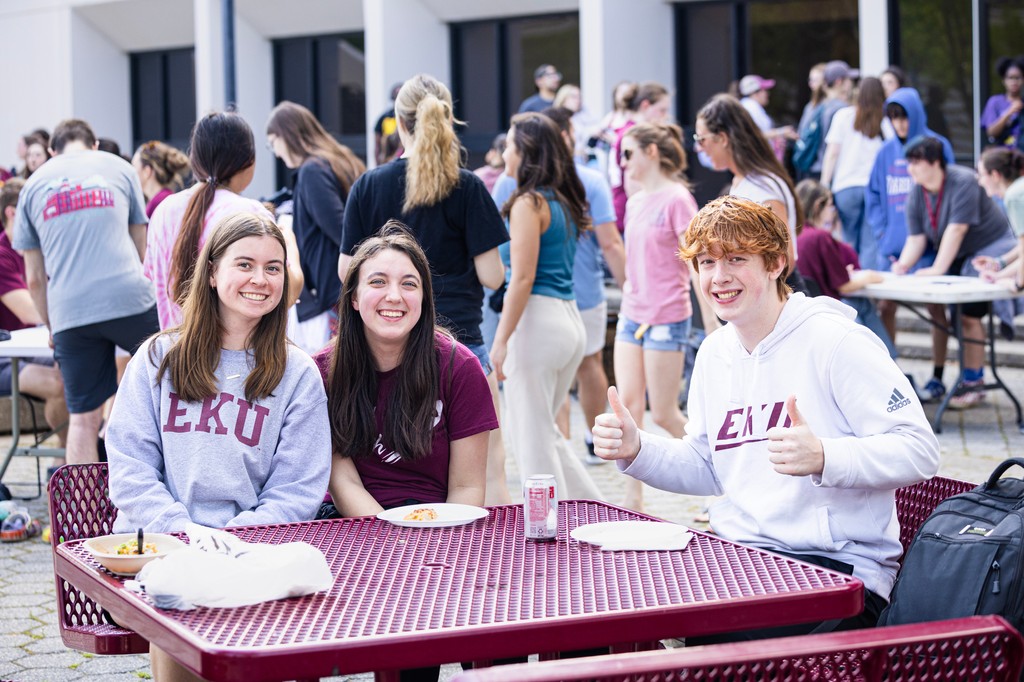 I <3 #EKU, U <3 EKU, We all <3 EKU! We hope you all enjoyed this year’s #GiveBigE “I <3 EKU” Party! 🤍