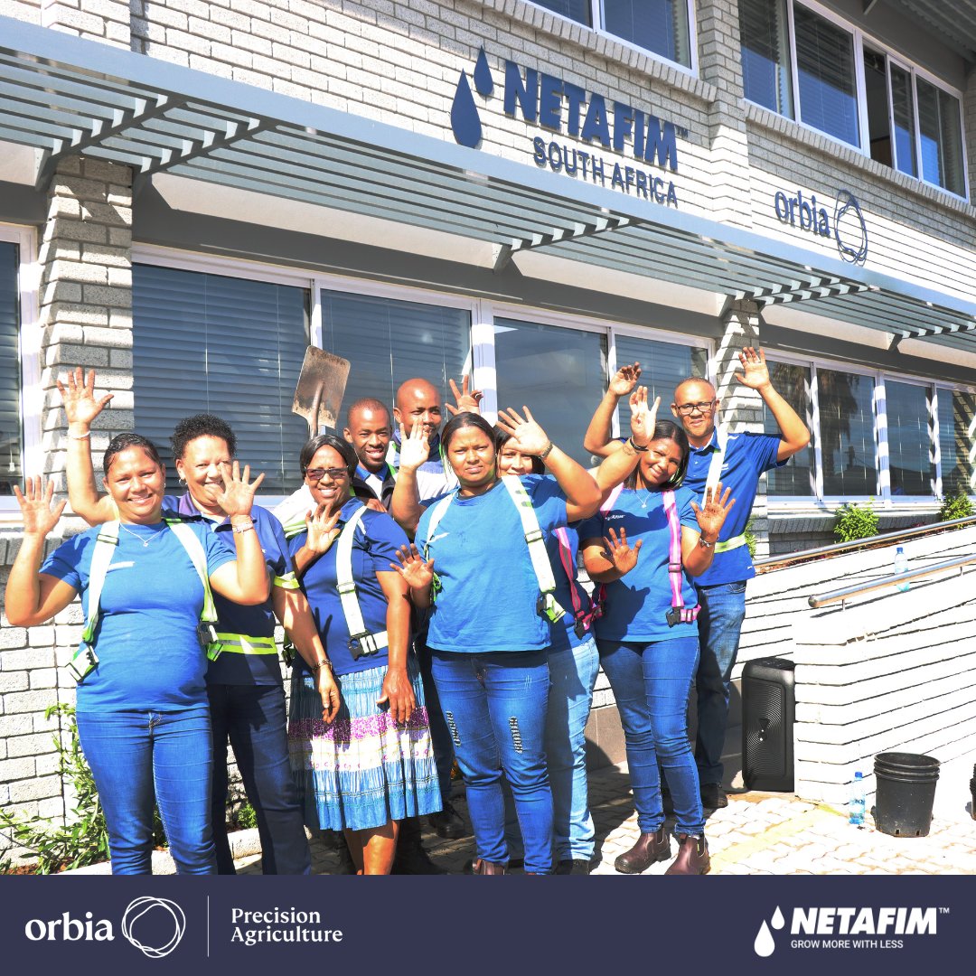 NetafimSA1's tweet image. Today, it was the team in Cape Town's turn to get their hands dirty for #EarthDay!

Thank you team for #DoingMore!

Do you also want to make an impact? Join our #UsingLessDoingMore movement. Check it out: bit.ly/3W1ycyL

#growmorewithless #irrigation