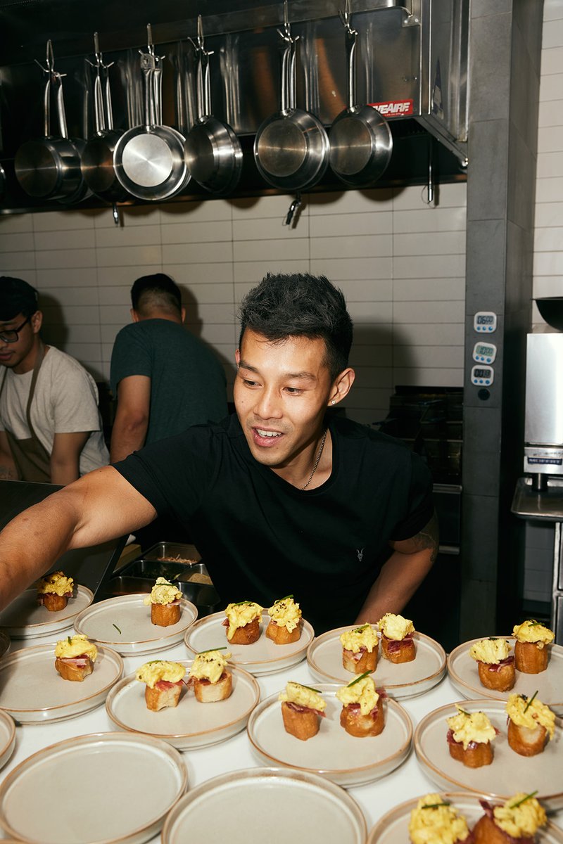 #Laurier grad and chef Wallace Wong (BBA ’12) saw the rise in popularity of meal-kit box delivery. As a chef, he didn’t see this as a threat, but an opportunity. With his partners, they took the concept further and created Spatula Foods. Read: ow.ly/mEzM50Rlt2k