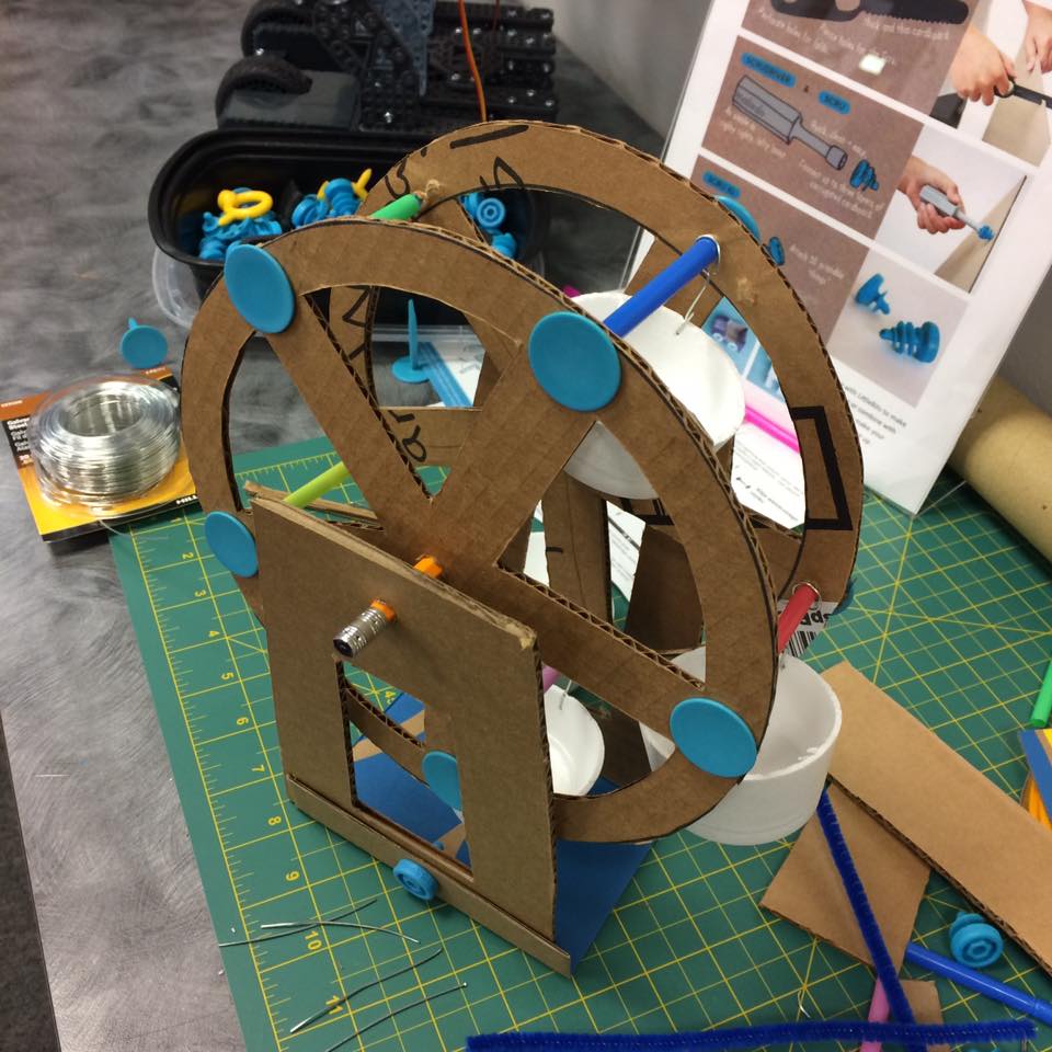 Giving students a saw doesn't sound very safe, but this Safe-Saw from MakeDo is designed for young hands! Cut cardboard and connect pieces with 'Scrus' to make structures like this wheel. #STEM #MakerEd

eduporium.com/blog/tips-tric…