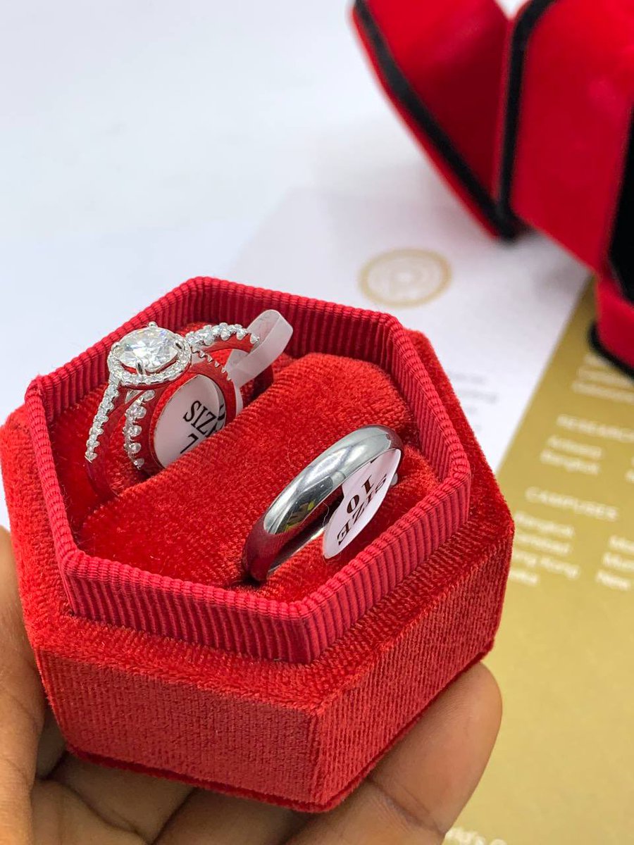 Wedding Rings Set 
Material: VVS Moissanite Diamond 
🏷️N190,000

Kindly retweet & send a dm to order