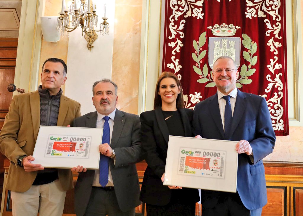 DEPORTE | 👥 La alcaldesa @JudithPiquet preside en el Ayuntamiento la presentación del cupón de la @ONCE_oficial dedicado al centenario de la RSD Alcalá @rsda_oficial ℹ️ ayto-alcaladehenares.es/el-ayuntamient… 💯‼️NO TE QUEDES SIN EL TUYO‼️😉🔴⚪ #AlcalaDeHenares #AlcaláEsDeporte