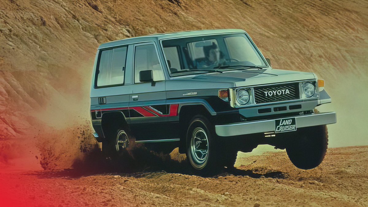 Land Cruiser Serüveni yıl 1984 👊🏼 Öncüleri gibi sağlam ve dayanıklı Land Cruiser 70 serisi, daha zarif ve daha lüks tarzıyla sevenleriyle buluştu. #Toyota #LandCruiser