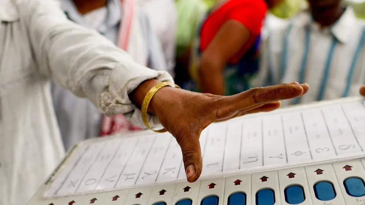 लोकसभा चुनाव: दूसरे चरण के लिए प्रचार थमा, 26 अप्रैल को होना है मतदान...

#LokSabhaElections2024 #codeofconduct #voting #shreshthbharatdigital
