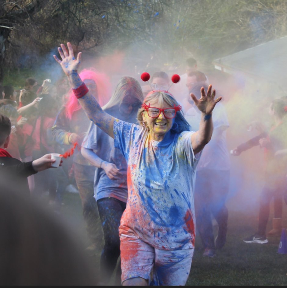 🎉A round of applause for Banstead Community Junior School, winners of the Class Act category at the #NoseyAwards!🌟Since 2009, they've been absolute #RedNoseDay legends, orchestrating unforgettable fundraisers like the epic Colour Run and Chopstick Jelly-Eating Contest!🥳👏