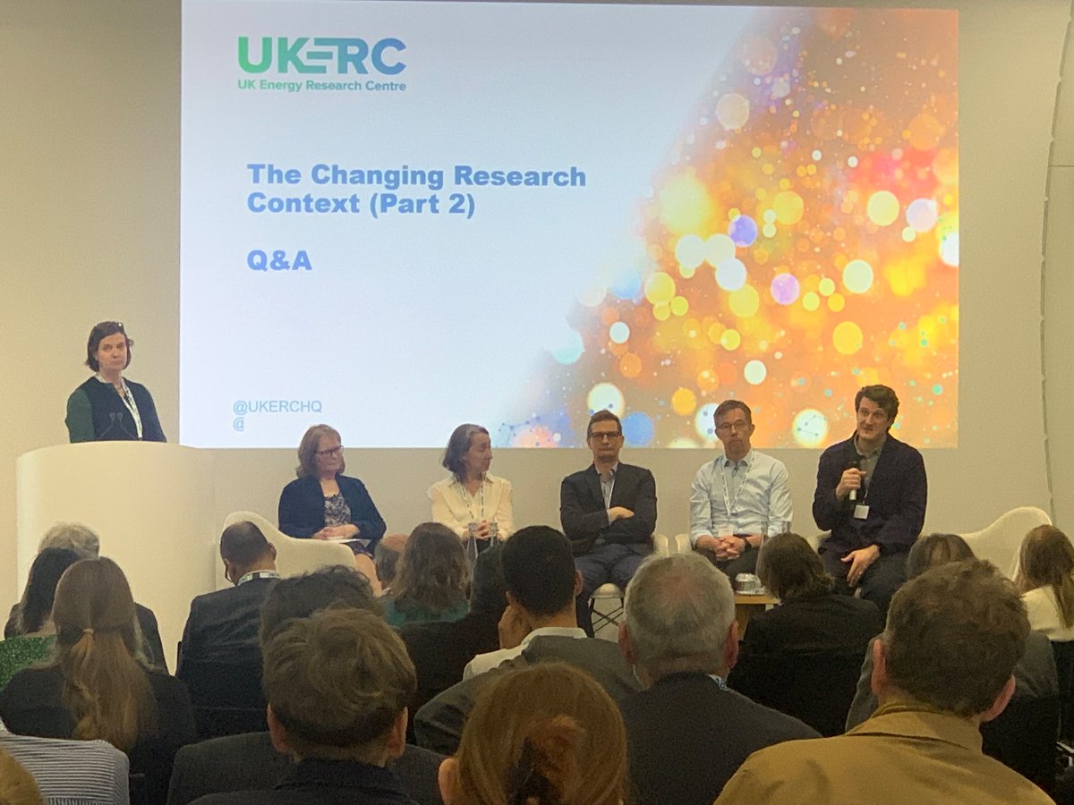 It’s great to have all the @UKERCHQ speakers in the sessions on the Changing Research Context on stage to discuss how things have changed 2004-2024 with UKERC@20. With @CarolineKuzemko, @CM_J0nes, @jasondchilvers, @NicolaBeaumon17, Phil Heptonstall & Neil Strachan @UCL_Energy